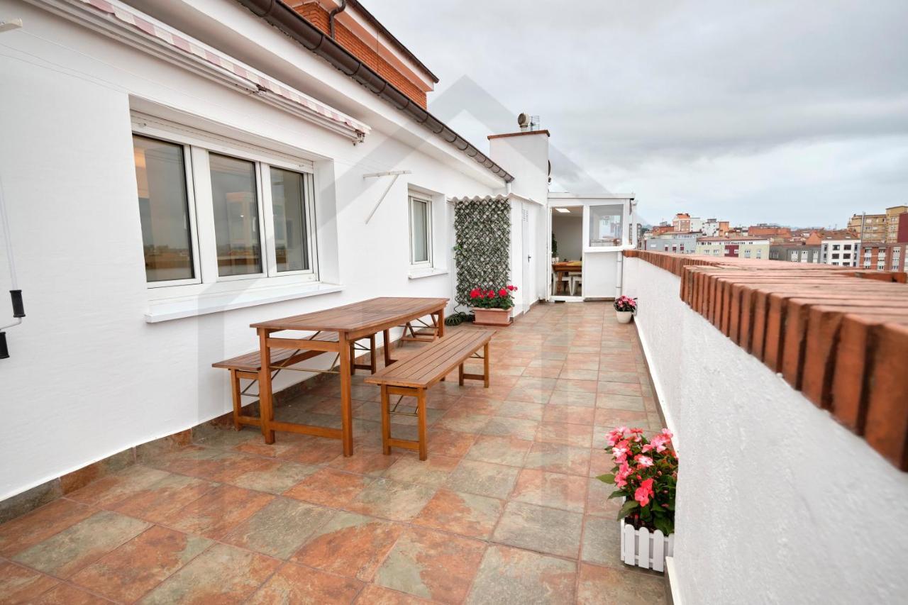 Espectacular Atico A Un Paso Del Centro De Gijon Bed & Breakfast Bagian luar foto